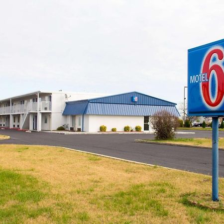 סיקסטון Country Yard Inn And Suites מראה חיצוני תמונה